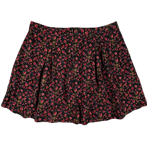 Forever21+ plus size 1x black with red blue & green floral skater mini skirt EUC - Picture 5 of 11